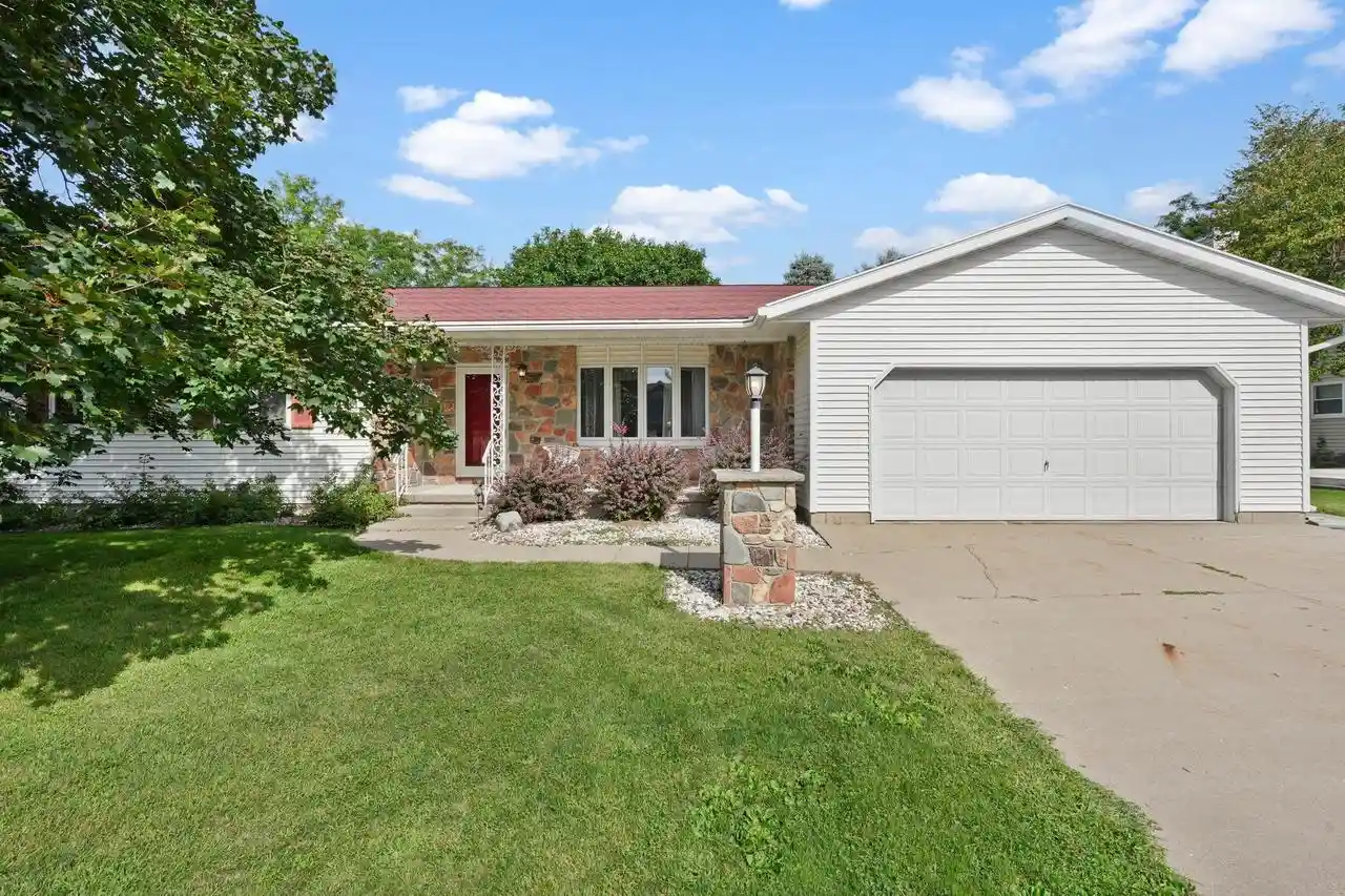 Photo 1 of Single family home for sale at 140 Vilas Hibbard Parkway Parkway, Lodi, WI 53555 | MLS# 2031167 | Listing updated on 2026-08-29