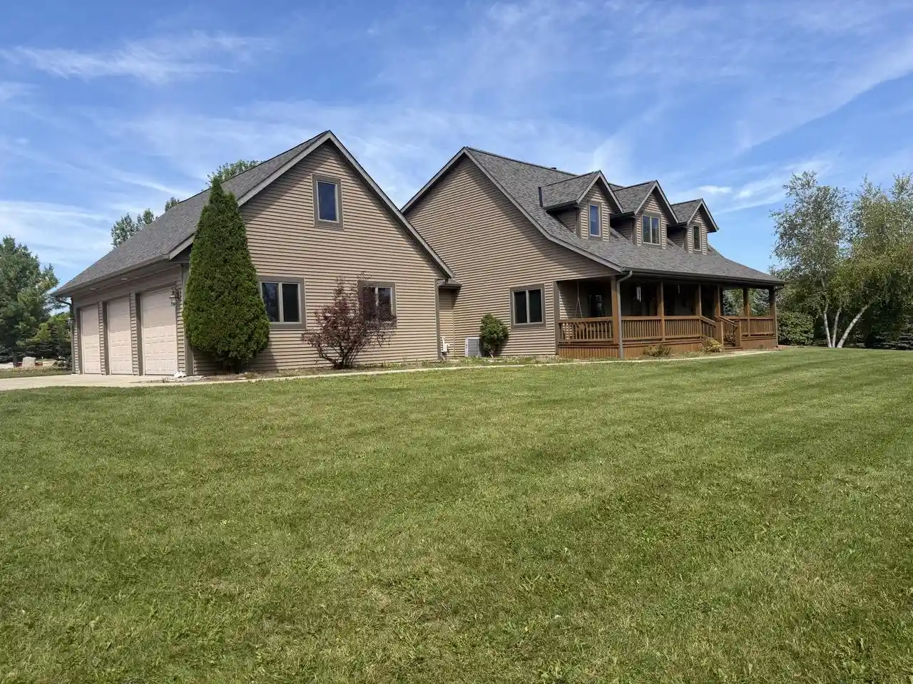 1st image of 472 River Dr Dr, Fredonia, WI 53021 | MLS# 1977558
