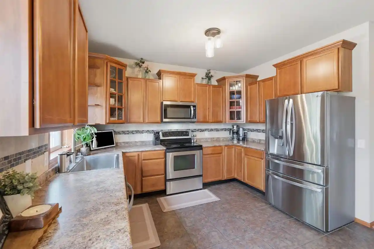 Photo 3 of Single family home for sale at 4122 Vidon Dr, Madison, WI 53704 | MLS# 2031173 | Listing updated on 2026-09-15