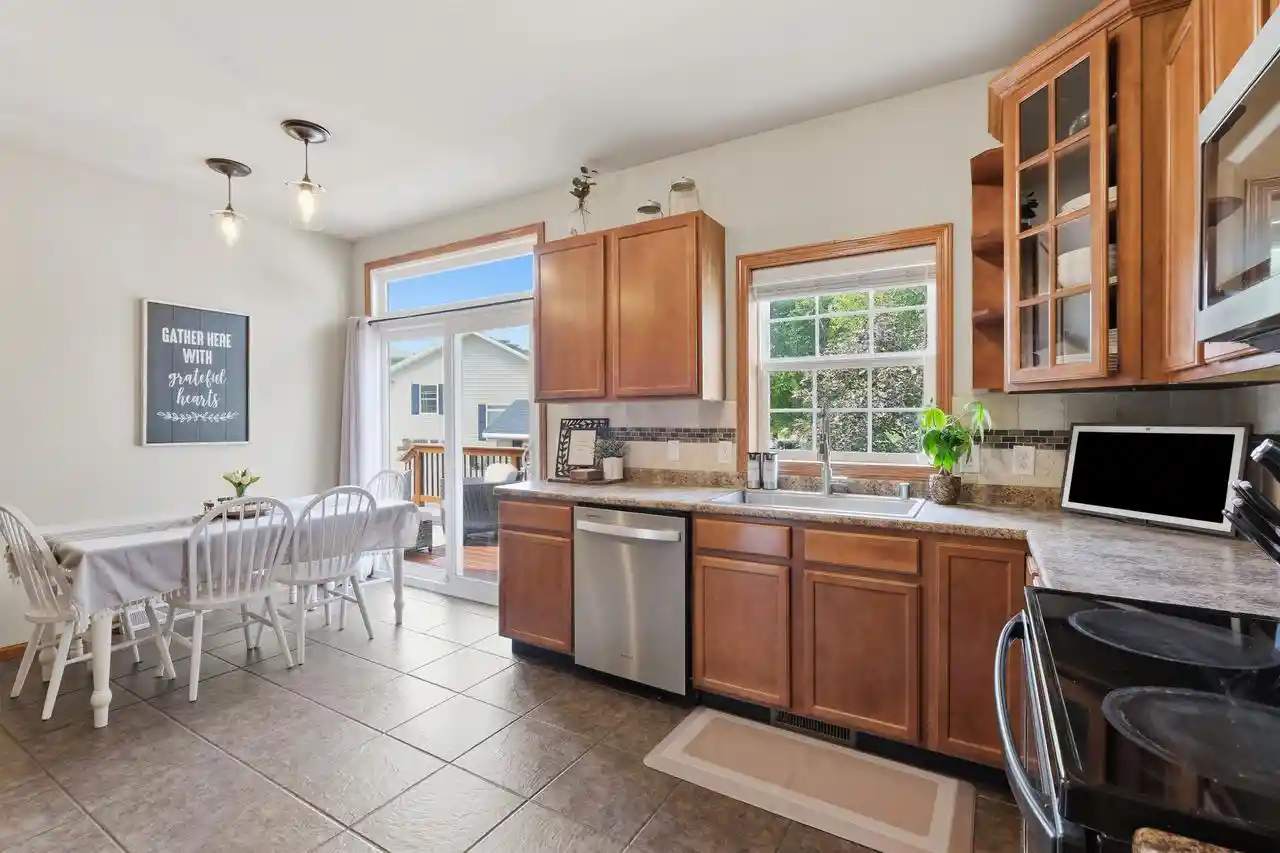 Photo 4 of Single family home for sale at 4122 Vidon Dr, Madison, WI 53704 | MLS# 2031173 | Listing updated on 2026-09-15
