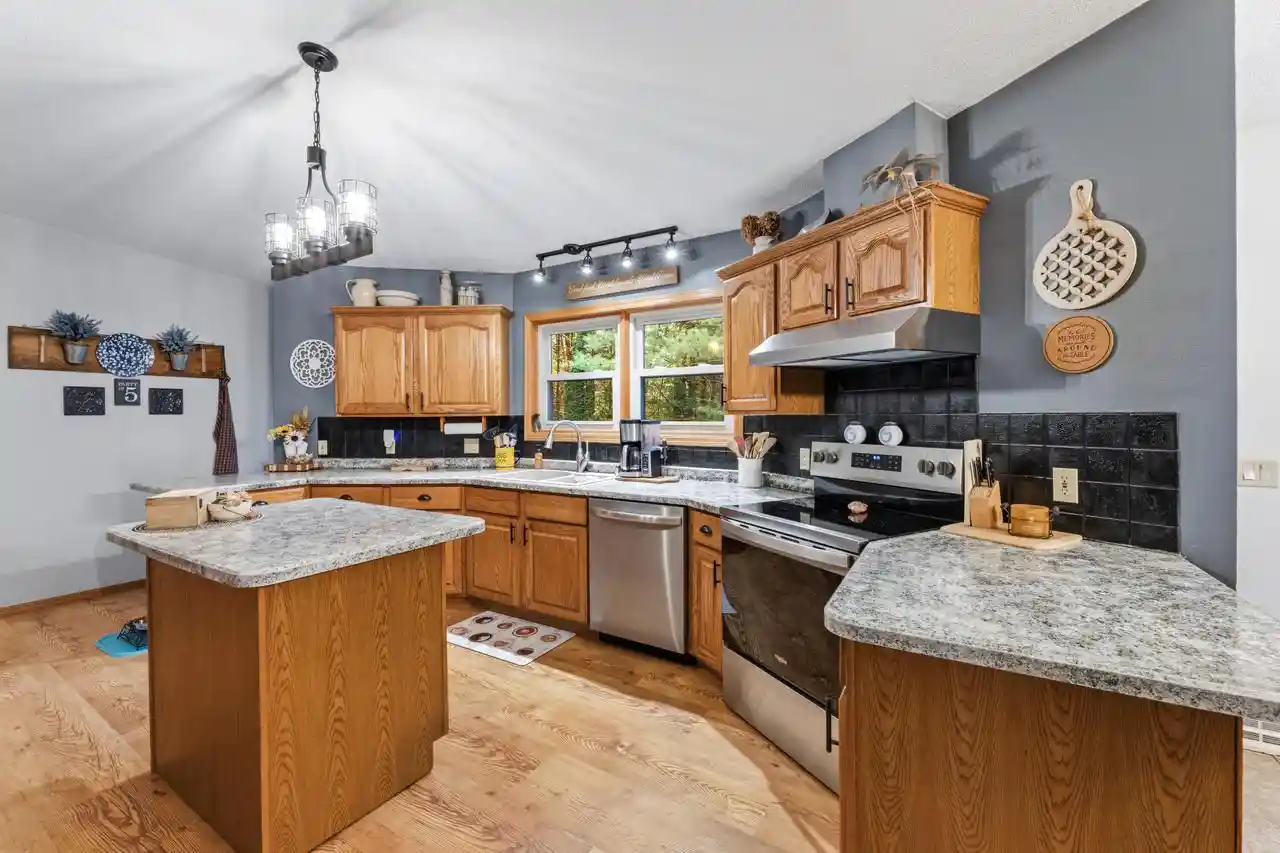 Photo 2 of Sale Pending at 6124 Timber Oaks Road Road, Hokah, MN 55941 | MLS# 1977562 | Listing updated on 2026-09-18