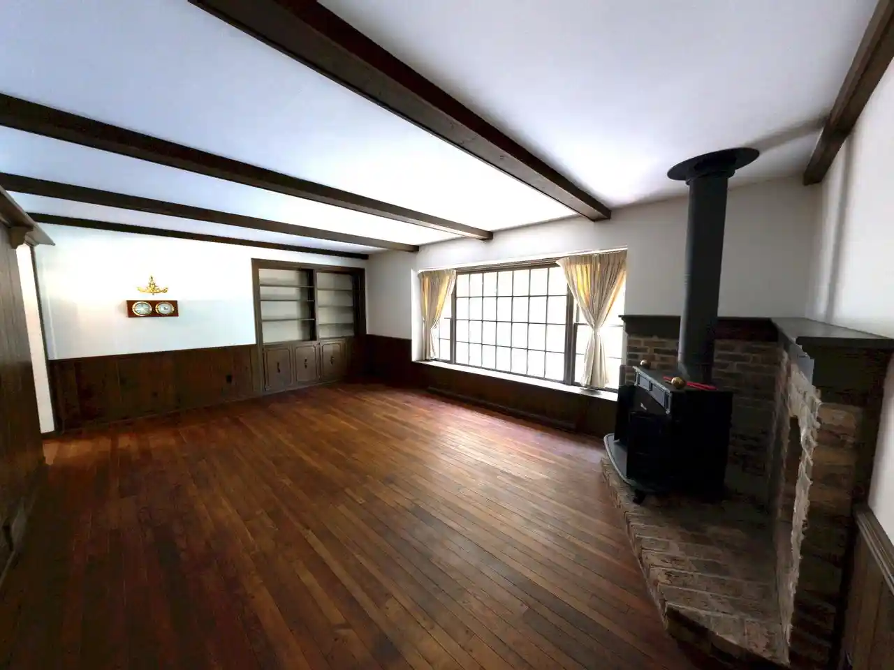 5th image of 18075 Whippletree Court Court, Brookfield, WI 53045 | MLS# 1977564