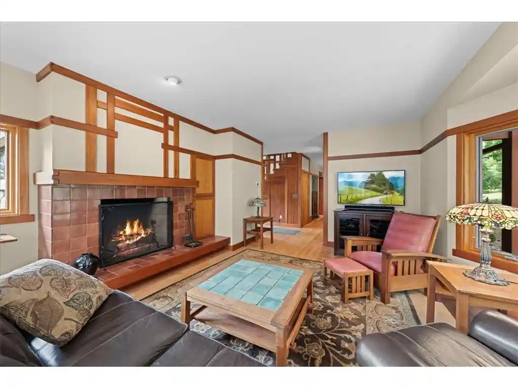 2nd image of 1619 Golf View Dr Dr, River Falls, WI 54022 | MLS# 7132721
