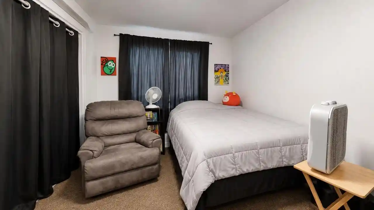 Photo 4 of Single family home for sale at 9205 S Chicago Rd, Oak Creek, WI 53154 | MLS# 1977565 | Listing updated on 2026-09-11