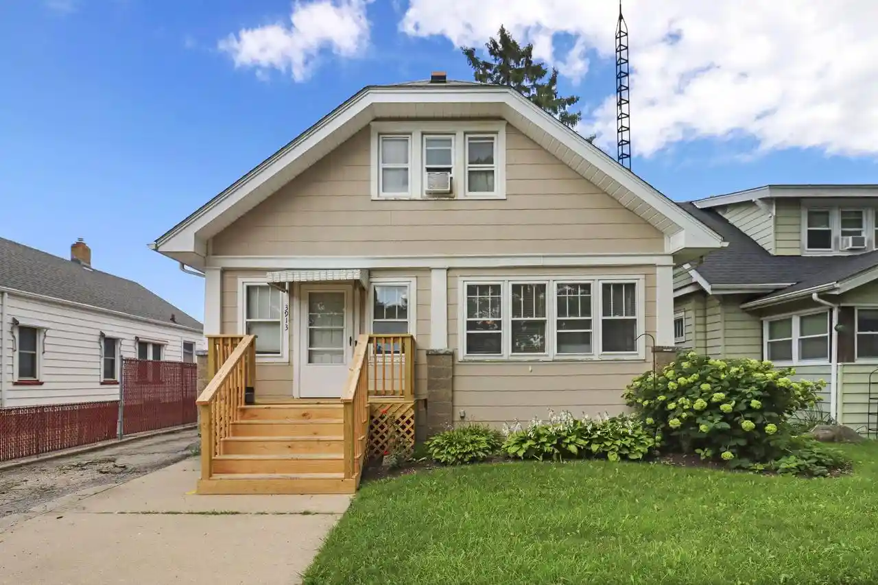 1st image of 3913 18th Avenue Avenue, Kenosha, WI 53140 | MLS# 1977566