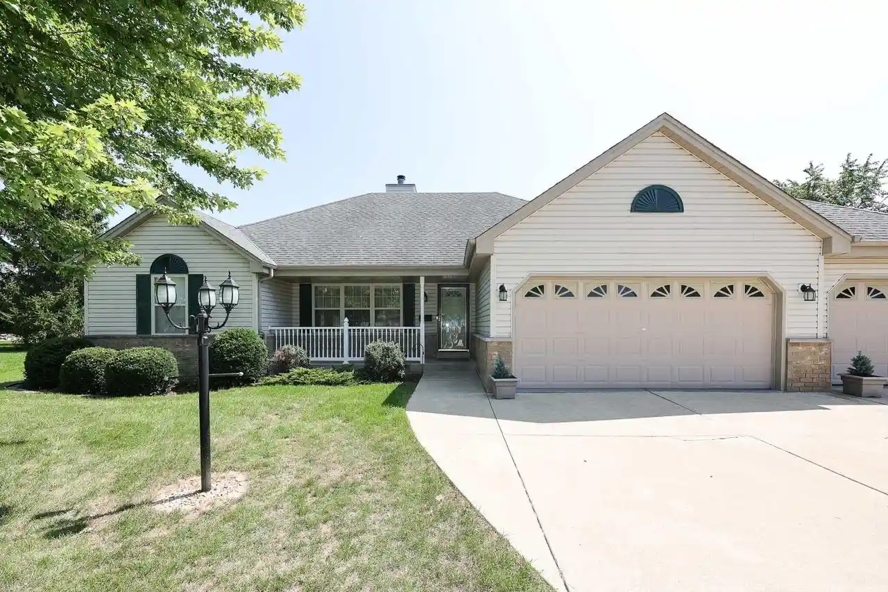 1st image of 6652 S Scenic Court Court, Franklin, WI 53132 | MLS# 1977573