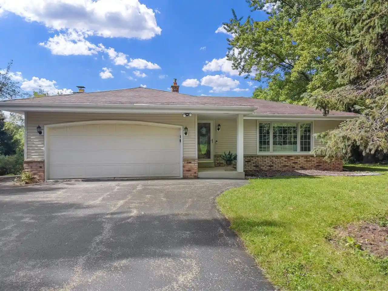 Photo 1 of Single family home for sale at S25w27059 Winnebago Way Way, Waukesha, WI 53188 | MLS# 1977578 | Listing updated on 2026-09-02
