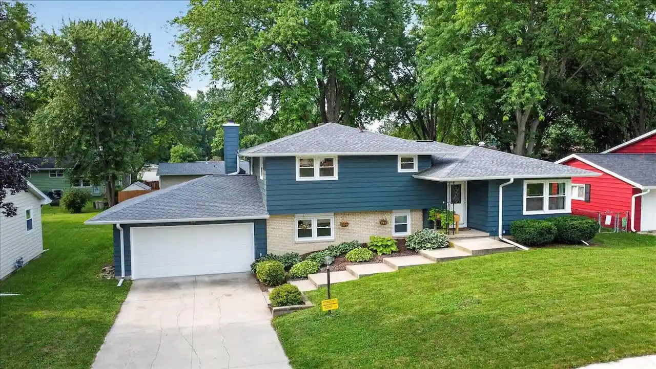 1st image of 929 Ring Street Street, Sun Prairie, WI 53590 | MLS# 2031182