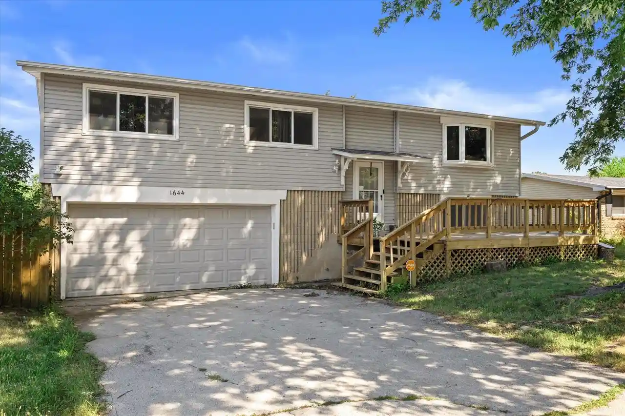 1st image of 1644 Warwick Way Way, Mount Pleasant, WI 53406 | MLS# 1977586