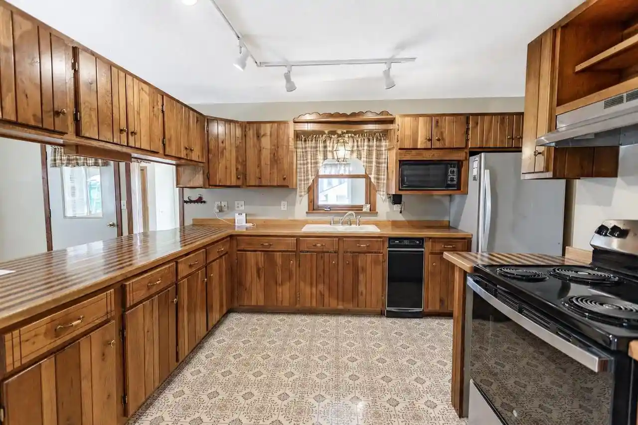 5th image of 109 N Rogers Street Street, Dodgeville, WI 53533 | MLS# 2031187