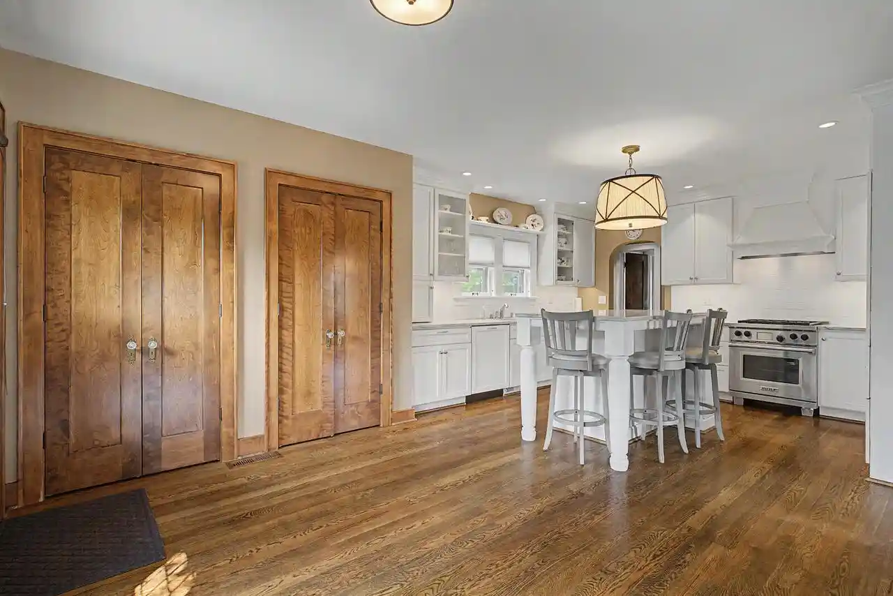 Photo 2 of Sale Pending at 1529 Cass Street Street, La Crosse, WI 54601 | MLS# 1977595 | Listing updated on 2026-09-09