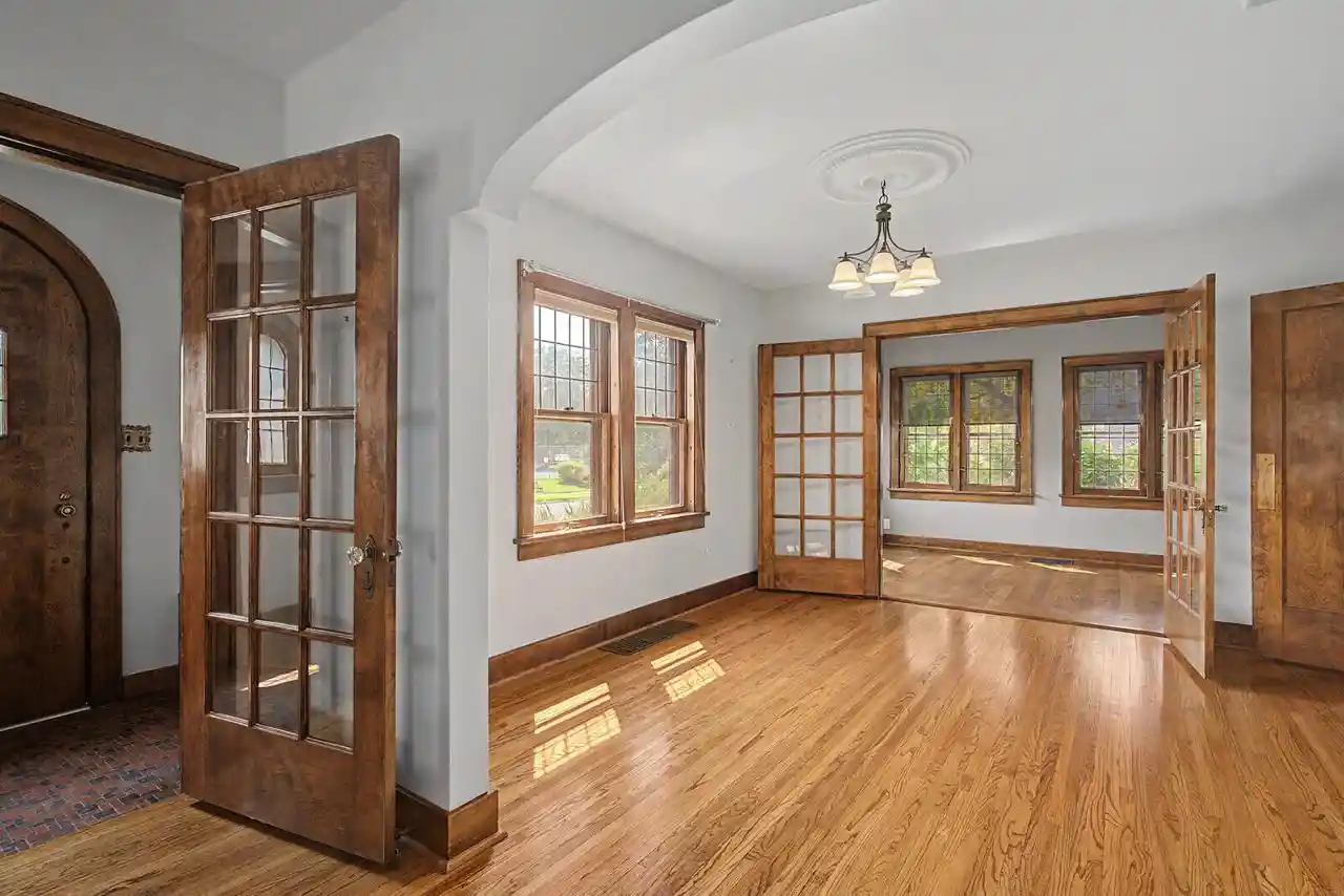 Photo 3 of Sale Pending at 1529 Cass Street Street, La Crosse, WI 54601 | MLS# 1977595 | Listing updated on 2026-09-09