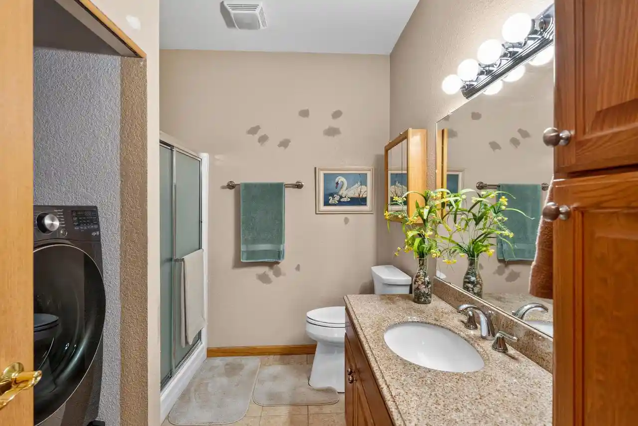Listing Photo 5 - Condo for sale in building located at 460 N Silverbrook Dr, West Bend, WI 53090 - Unit #103