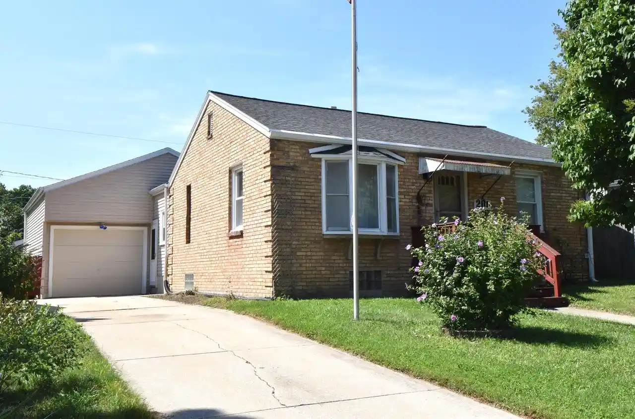 1st image of 206 Belmont Avenue Avenue, Racine, WI 53405 | MLS# 1977617