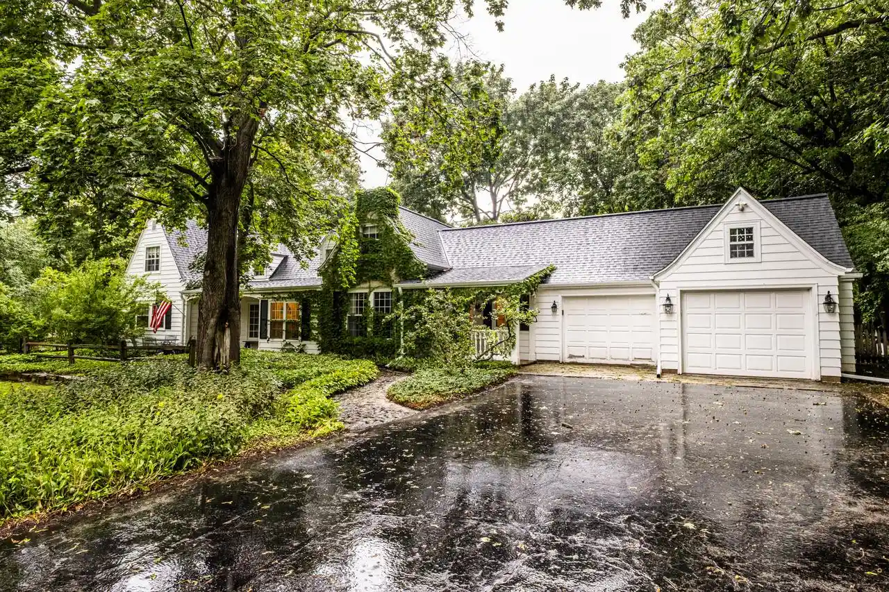 Photo 1 of Single family home for sale at 1000 Lone Tree Road Road, Elm Grove, WI 53122 | MLS# 1977626 | Listing updated on 2026-08-28