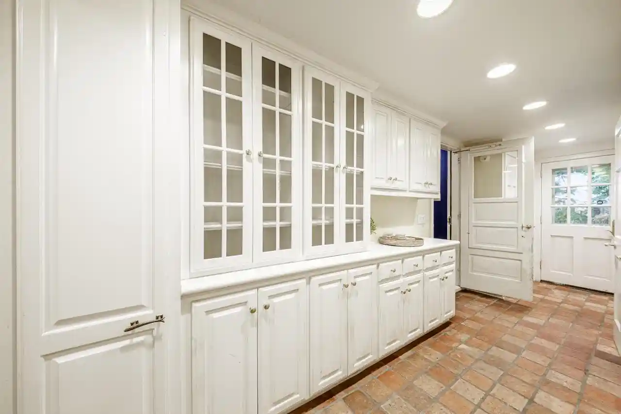 Photo 4 of Single family home for sale at 1000 Lone Tree Road Road, Elm Grove, WI 53122 | MLS# 1977626 | Listing updated on 2026-08-28