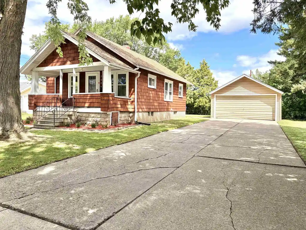 Photo 1 of Single family home for sale at 808 7th Street Street, Green Bay, WI 54304 | MLS# 50331579 | Listing updated on 2026-08-28