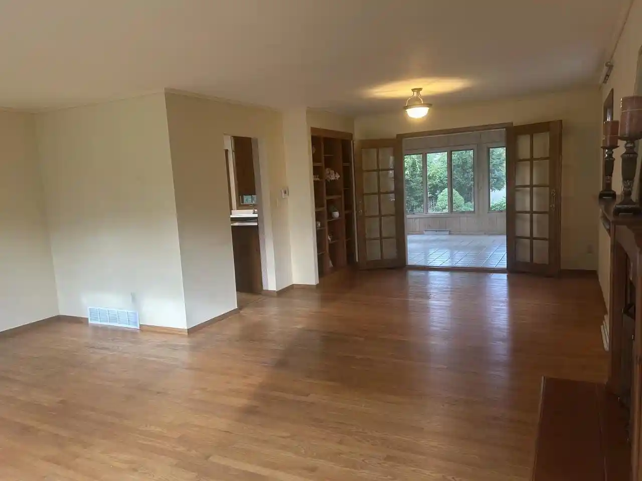 Photo 4 of Single family home for sale at 1222 S Park Avenue Avenue, Neenah, WI 54952 | MLS# 50331581 | Listing updated on 2026-09-21