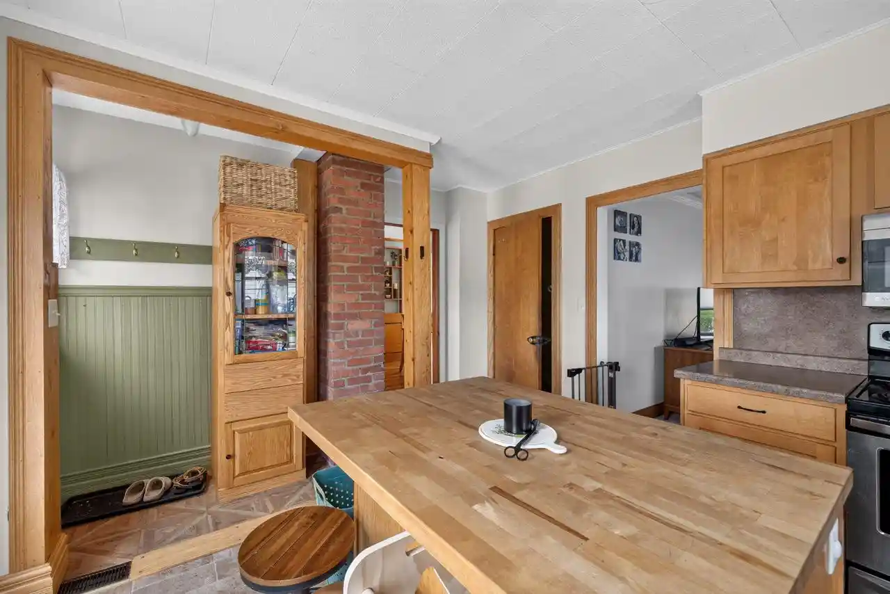 2nd image of 821 20th Street S Street S, La Crosse, WI 54601 | MLS# 1977638