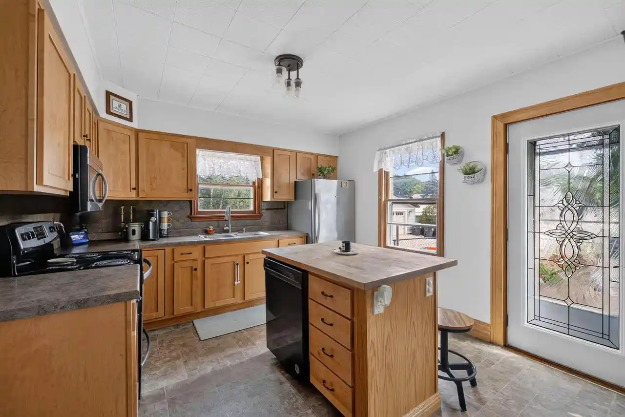 31st image of 821 20th Street S Street S, La Crosse, WI 54601 | MLS# 1977638