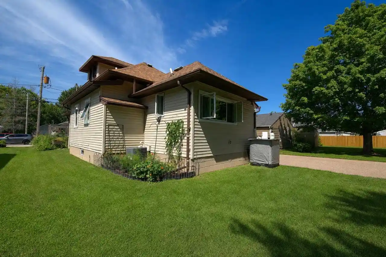 1st image of 129 Plummer Avenue Avenue, Neenah, WI 54956 | MLS# 50331578