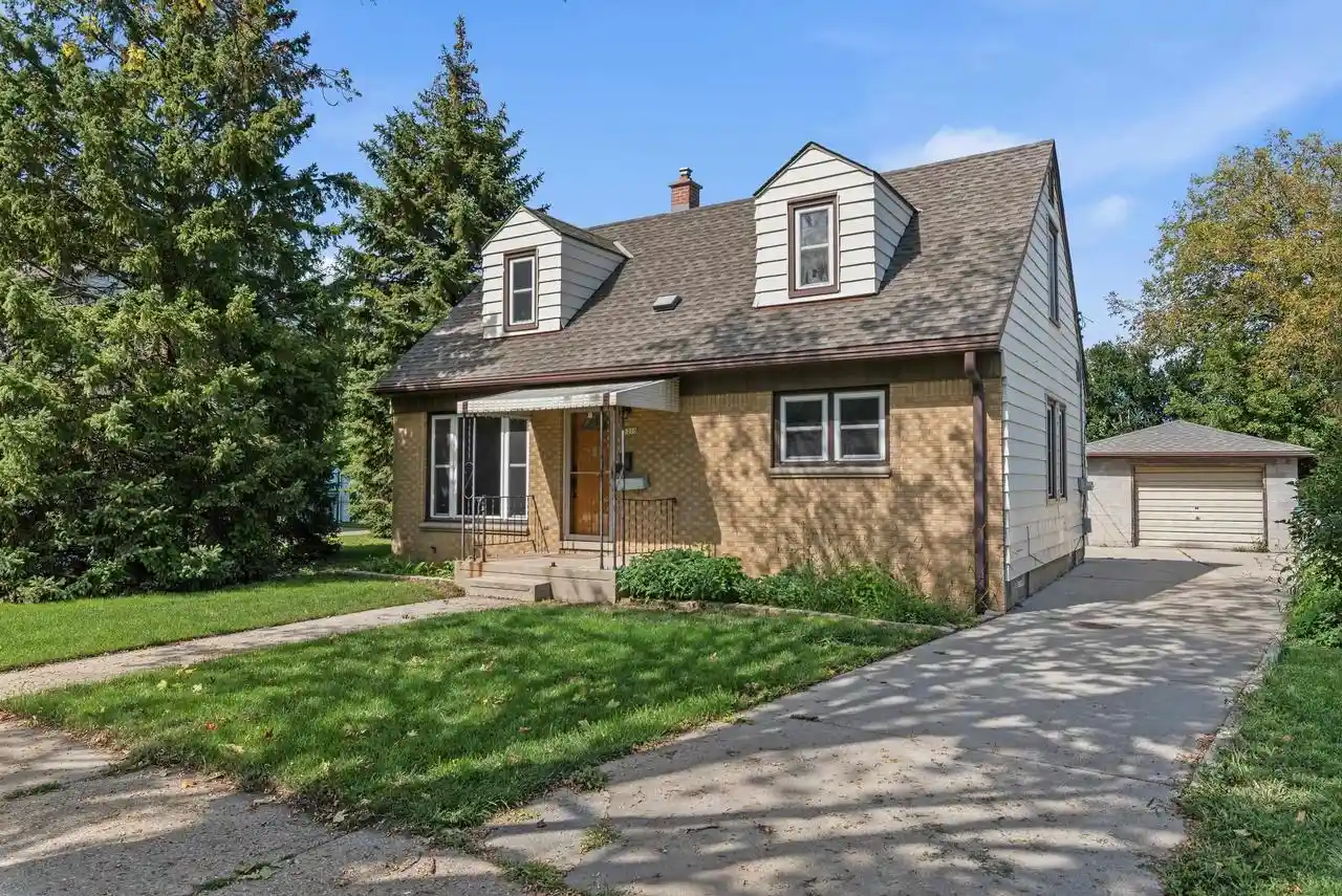 Photo 1 of Single family home for sale at 6200 W Manitoba Street Street, Milwaukee, WI 53219 | MLS# 50331583 | Listing updated on 2026-09-07