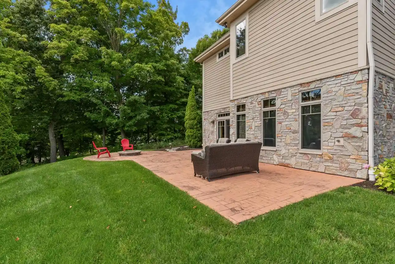 Photo 4 of Single family home for sale at 1265 Lorien Ct, Brookfield, WI 53045 | MLS# 1977641 | Listing updated on 2026-09-15