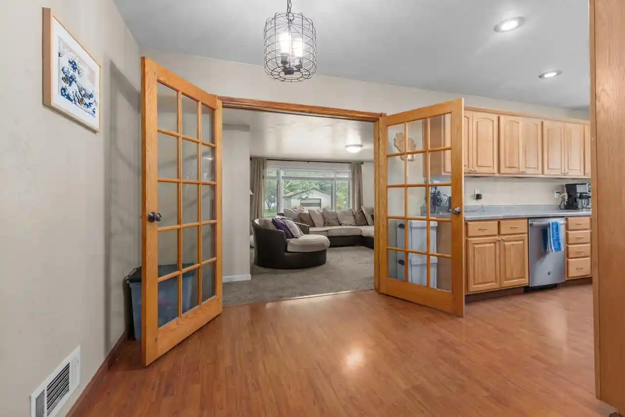 Photo 3 of Single family home for sale at 1530 S Walden Avenue Avenue, Appleton, WI 54915 | MLS# 50331580 | Listing updated on 2026-09-13