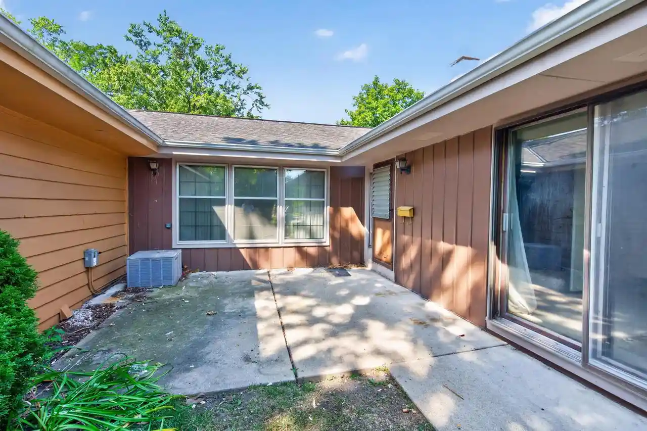 Photo 3 of Condo for sale at 5292 Woodbridge Lane S Lane S, Greenfield, WI 53221 | MLS# 1977647 | Listing updated on 2026-08-28