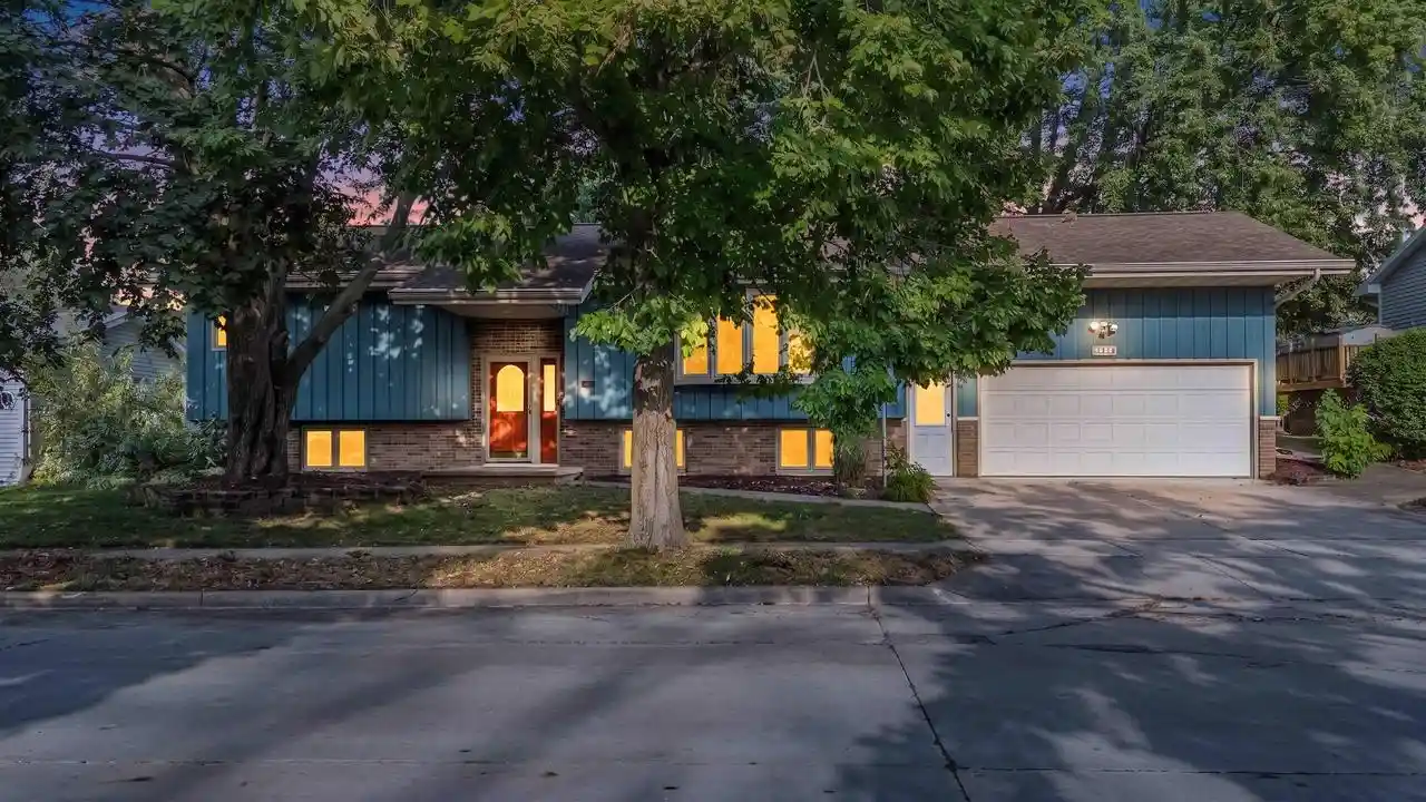 Photo 1 of Single family home for sale at 1708 N Linwood Avenue Avenue, Appleton, WI 54914 | MLS# 50331602 | Listing updated on 2026-09-03