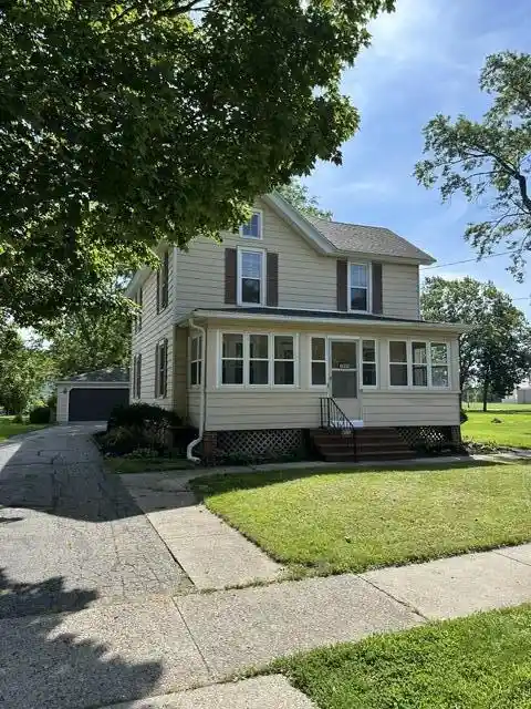 1st image of 1962 Beulah Avenue Avenue, East Troy, WI 53120 | MLS# 1977681