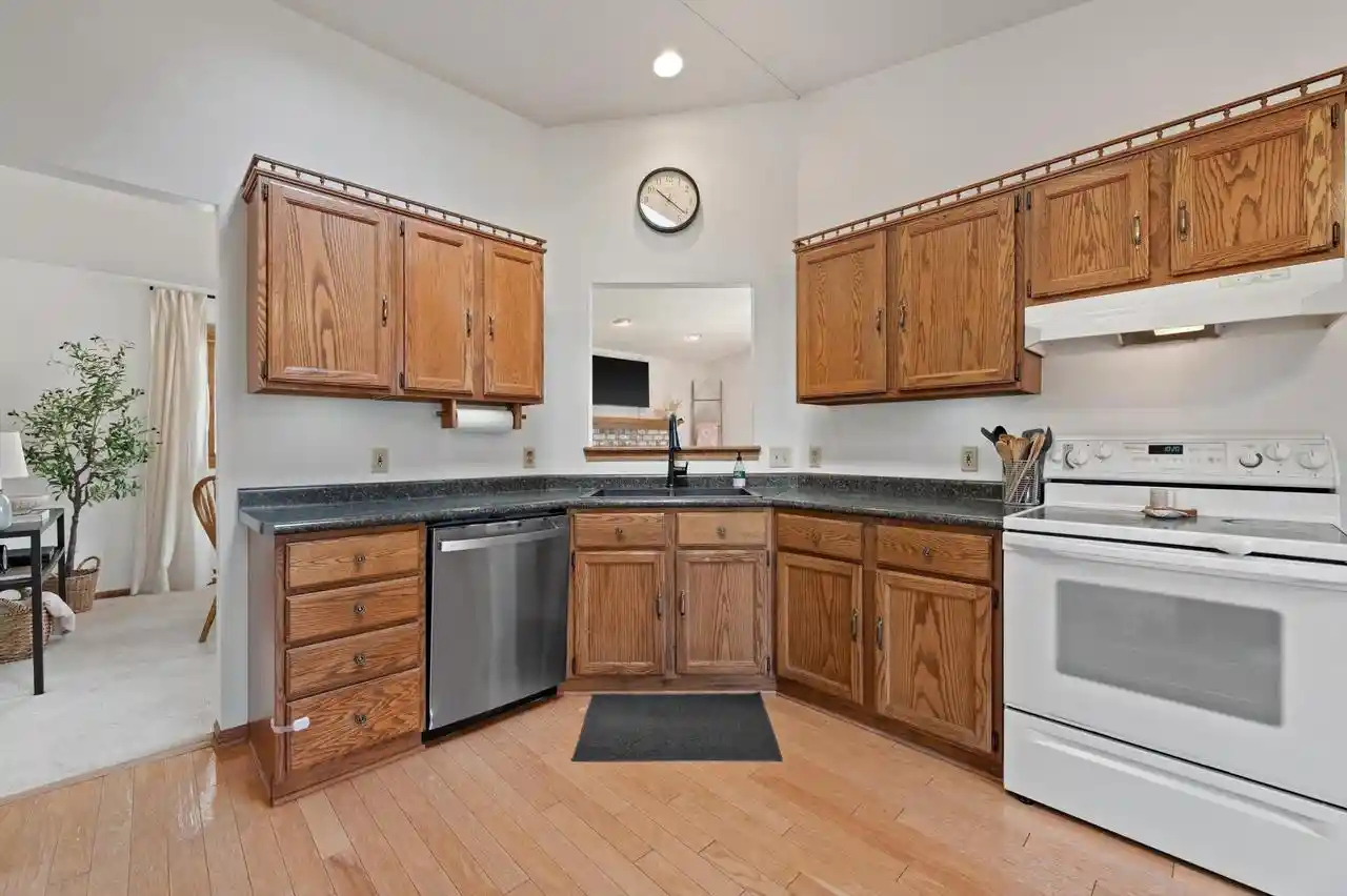 2nd image of 3822 S 10th Street Street, Sheboygan, WI 53081 | MLS# 1977673