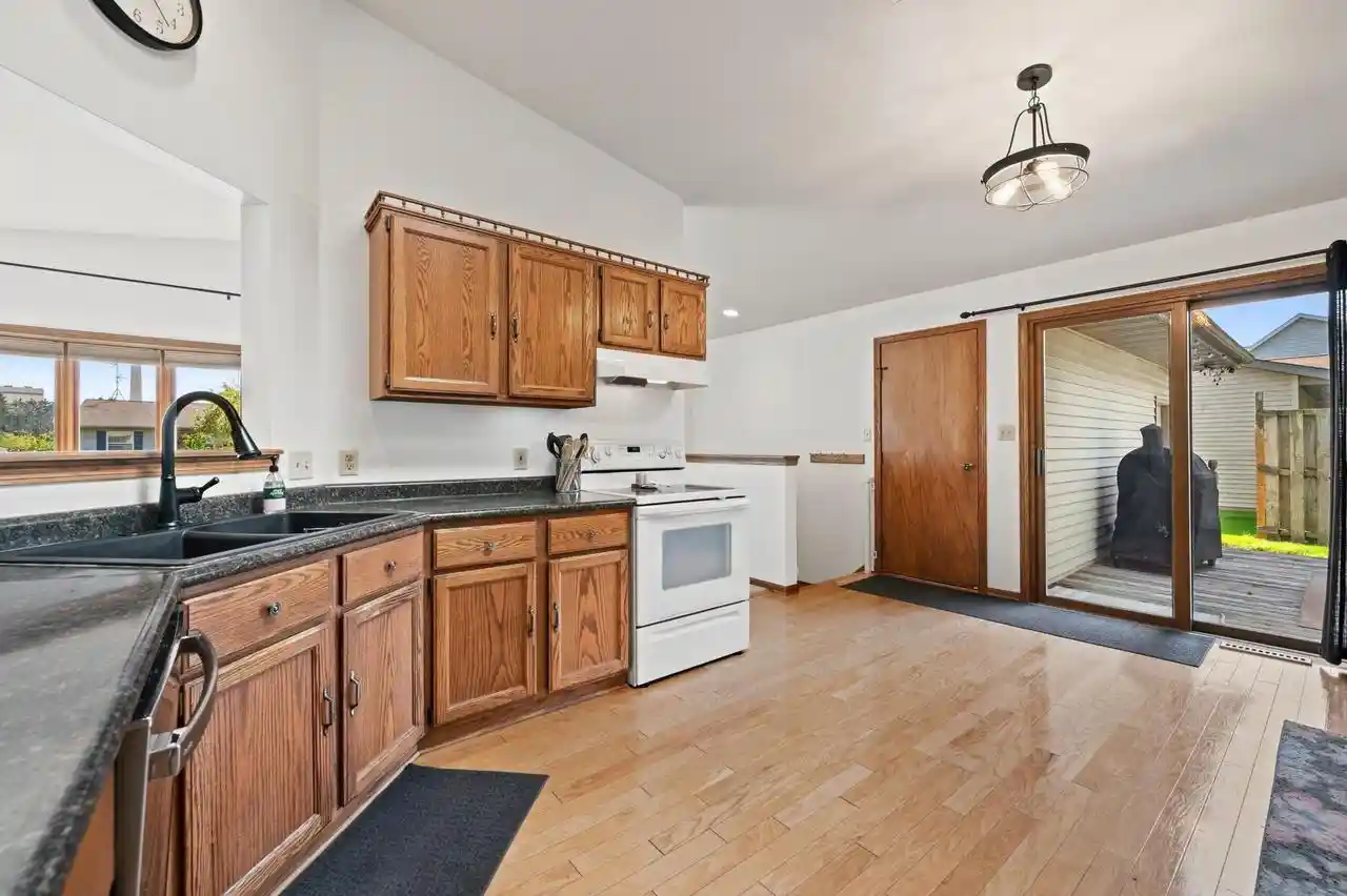 5th image of 3822 S 10Th Street Street, Sheboygan, WI 53081 | MLS# 1977673