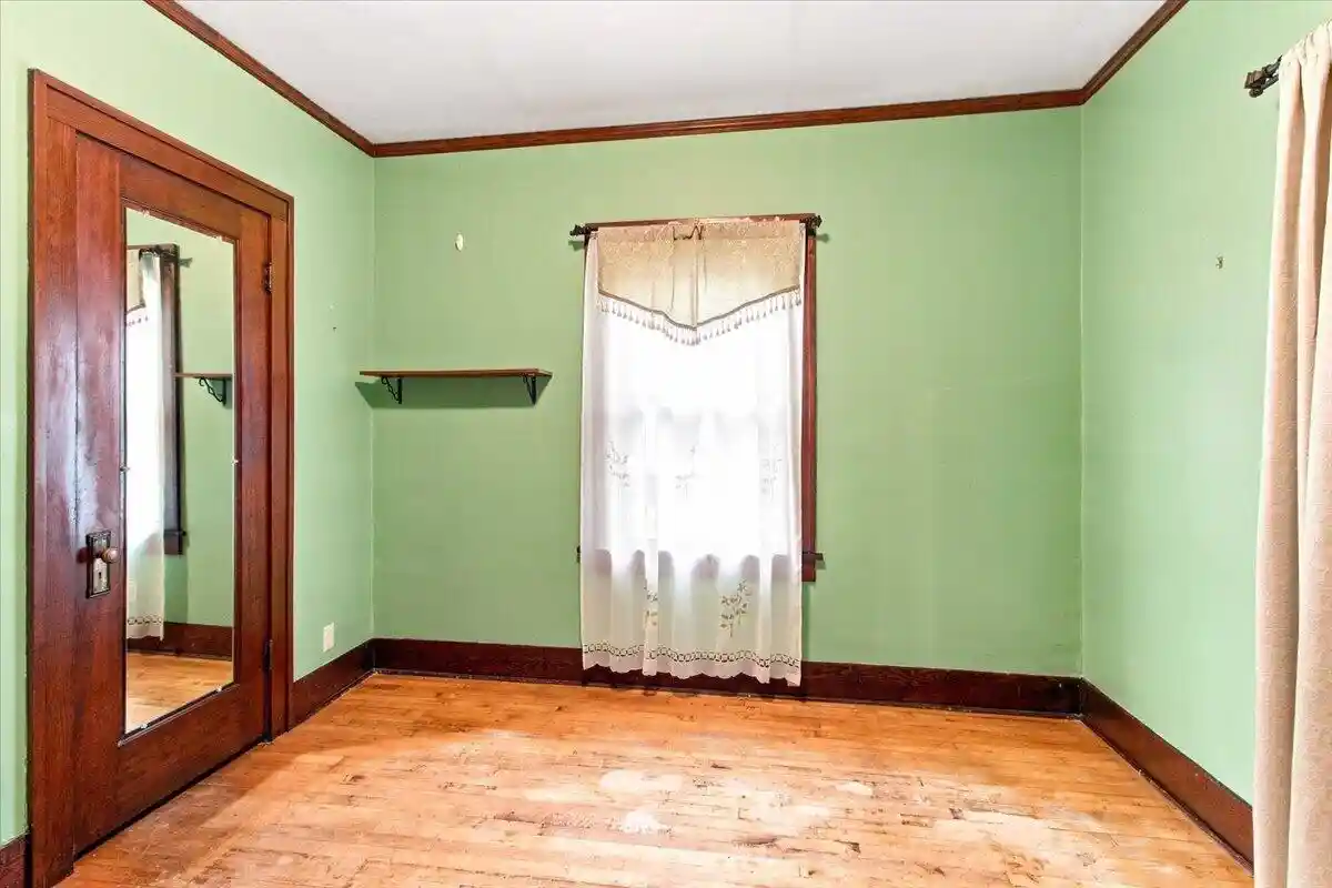 Photo 4 of Sale Pending at 1007 8Th Street S Street S, La Crosse, WI 54601 | MLS# 1977684 | Listing updated on 2026-09-02