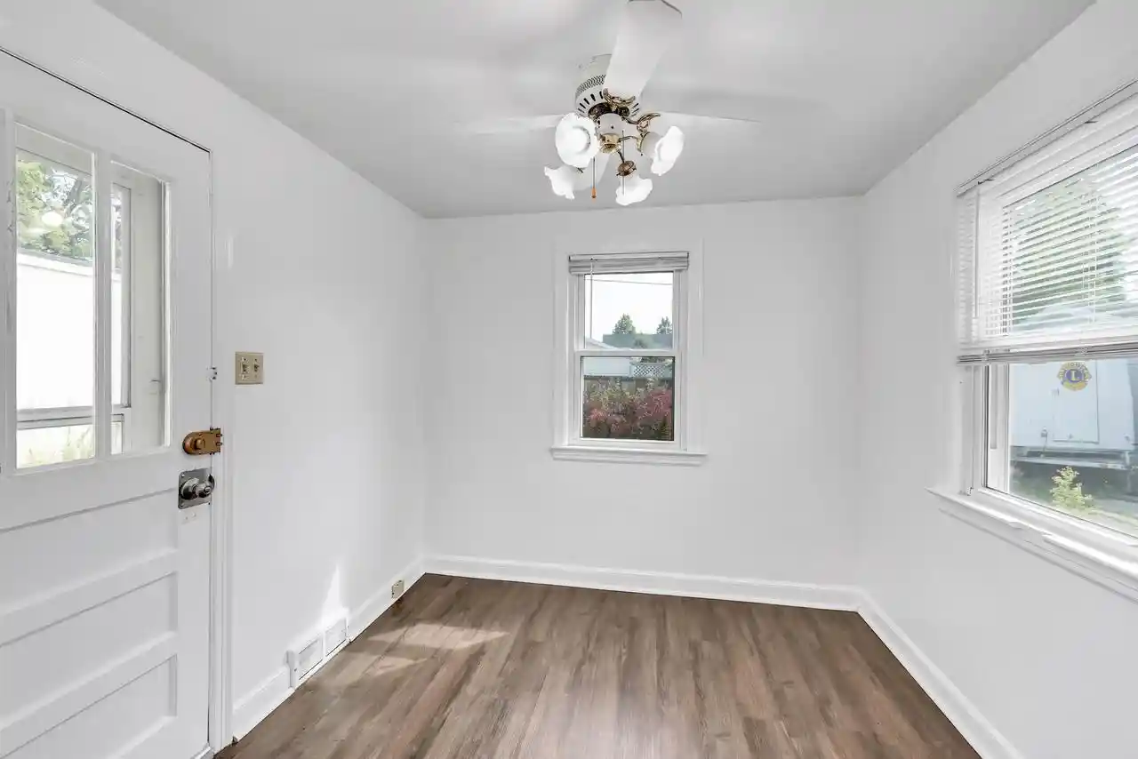 Photo 2 of Single family home for sale at 1827 W Wisconsin Avenue Avenue, Appleton, WI 54914 | MLS# 50331609 | Listing updated on 2026-09-15