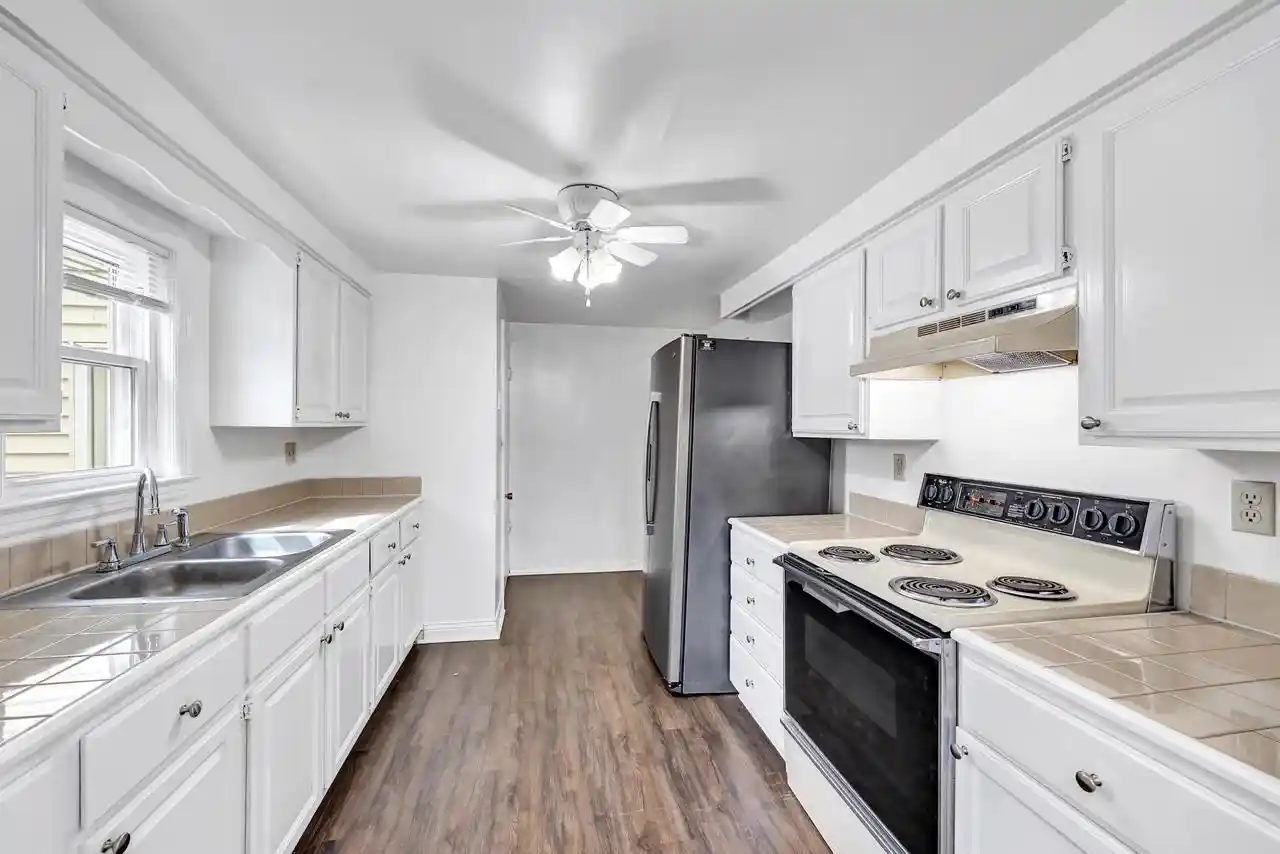 Photo 3 of Single family home for sale at 1827 W Wisconsin Avenue Avenue, Appleton, WI 54914 | MLS# 50331609 | Listing updated on 2026-09-15