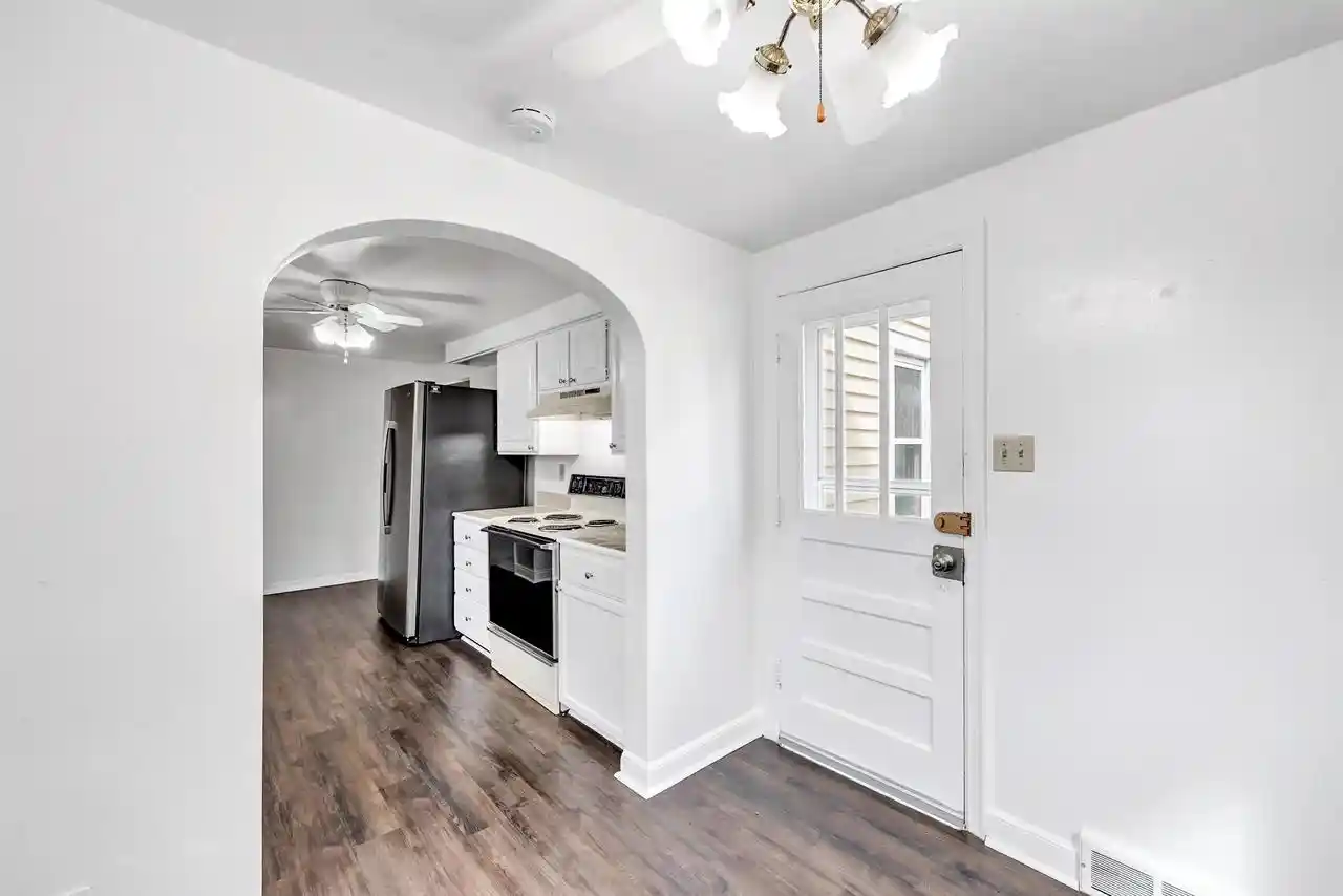 Photo 3 of Single family home for sale at 1827 W Wisconsin Avenue Avenue, Appleton, WI 54914 | MLS# 50331609 | Listing updated on 2026-09-15