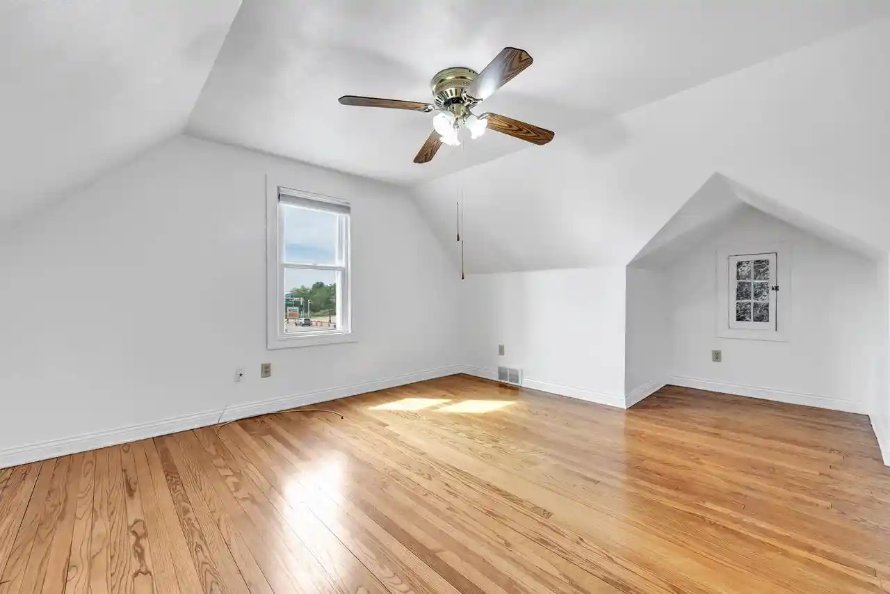Photo 4 of Single family home for sale at 1827 W Wisconsin Avenue Avenue, Appleton, WI 54914 | MLS# 50331609 | Listing updated on 2026-09-15