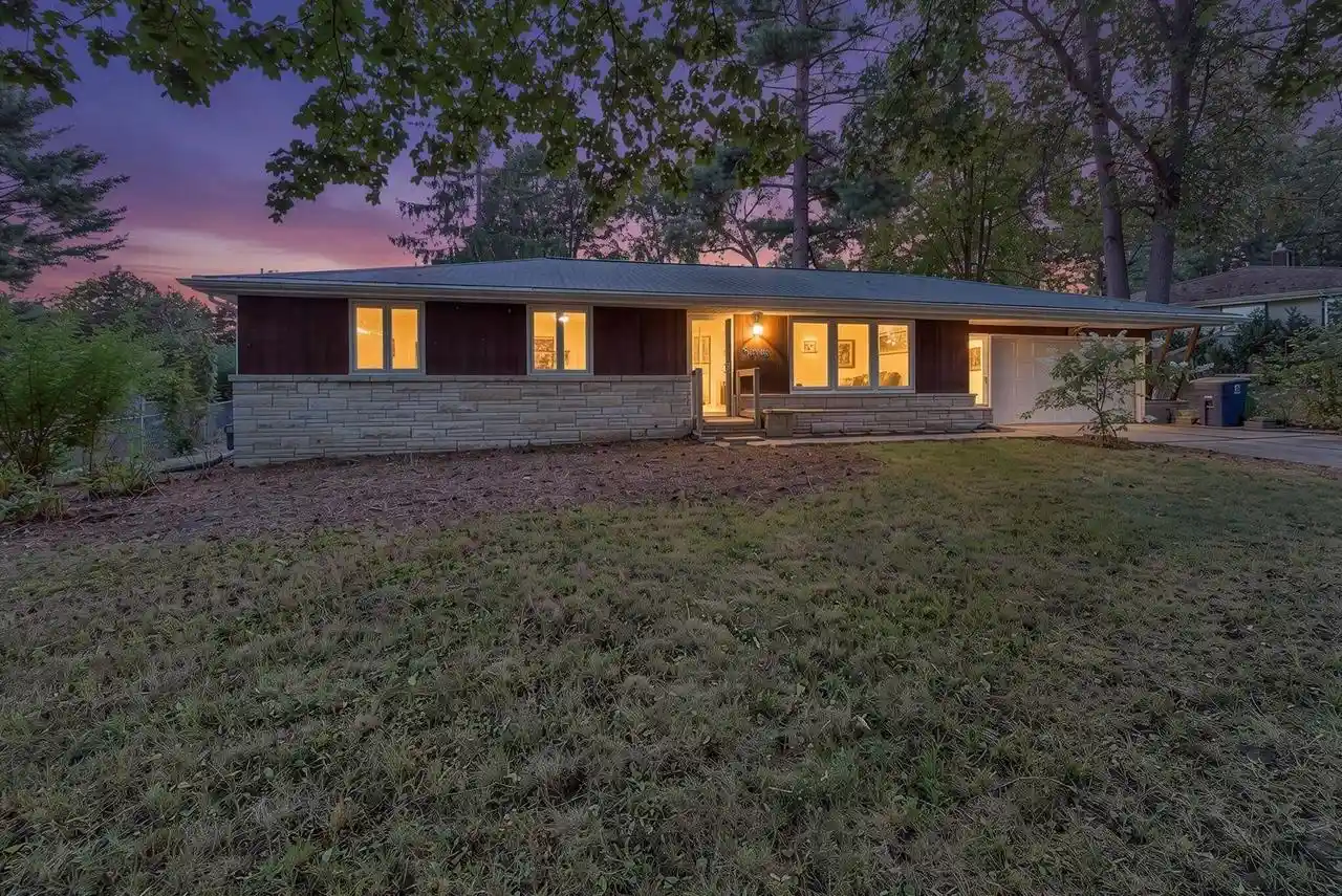 Photo 1 of Single family home for sale at 1669 Forest Glen Dr Dr, Green Bay, WI 54304 | MLS# 50331611 | Listing updated on 2026-09-10