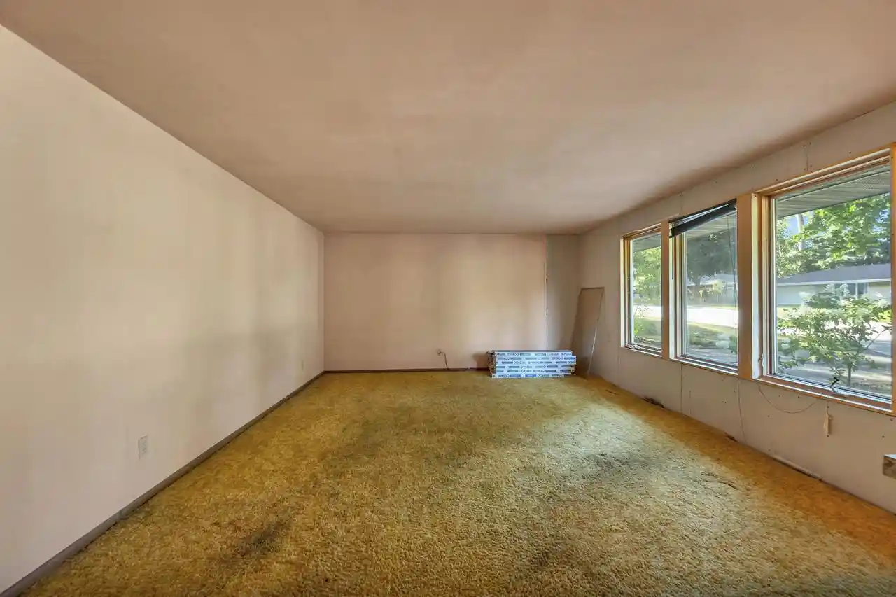 Photo 3 of Single family home for sale at 1669 Forest Glen Dr Dr, Green Bay, WI 54304 | MLS# 50331611 | Listing updated on 2026-09-10