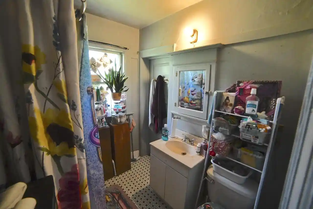 2nd image of 2917-2919 N 8th St St, Milwaukee, WI 53206