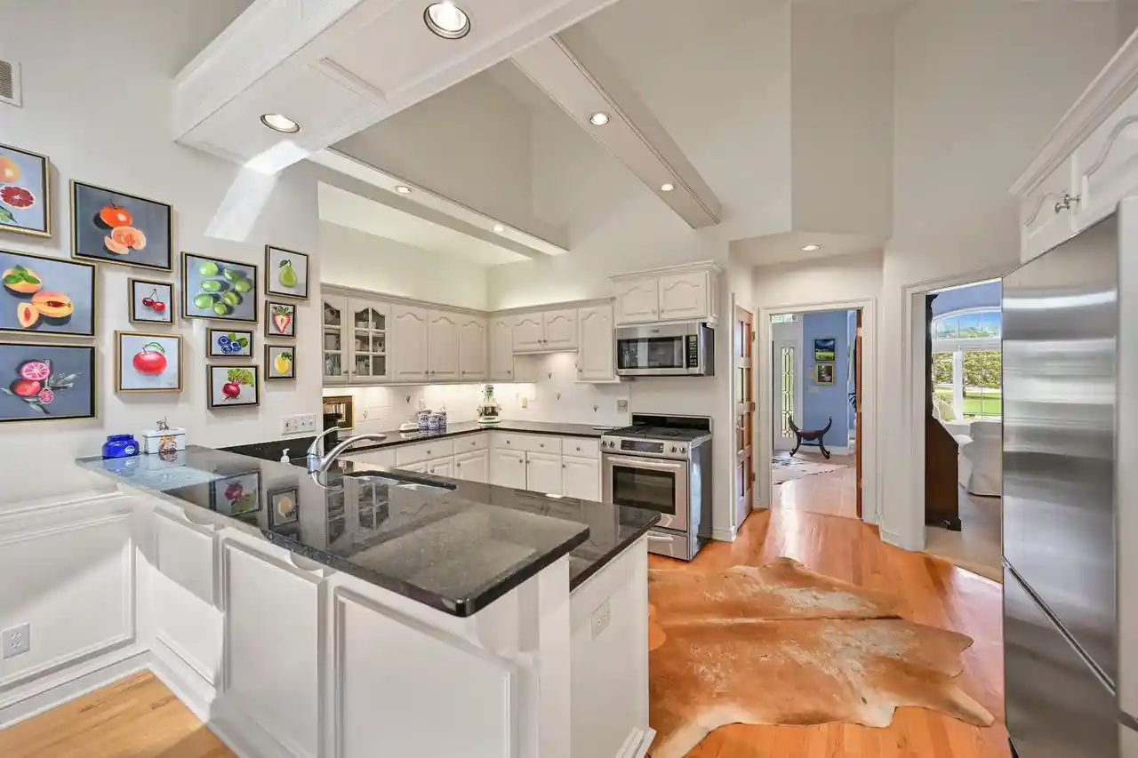 3rd image of 2835 W Golf Circle Circle, Mequon, WI 53092 | MLS# 1977688