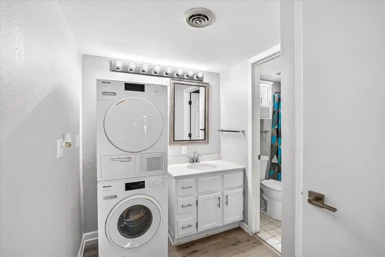 2nd image of 539 D'onofrio Dr Dr, Madison, WI 53719