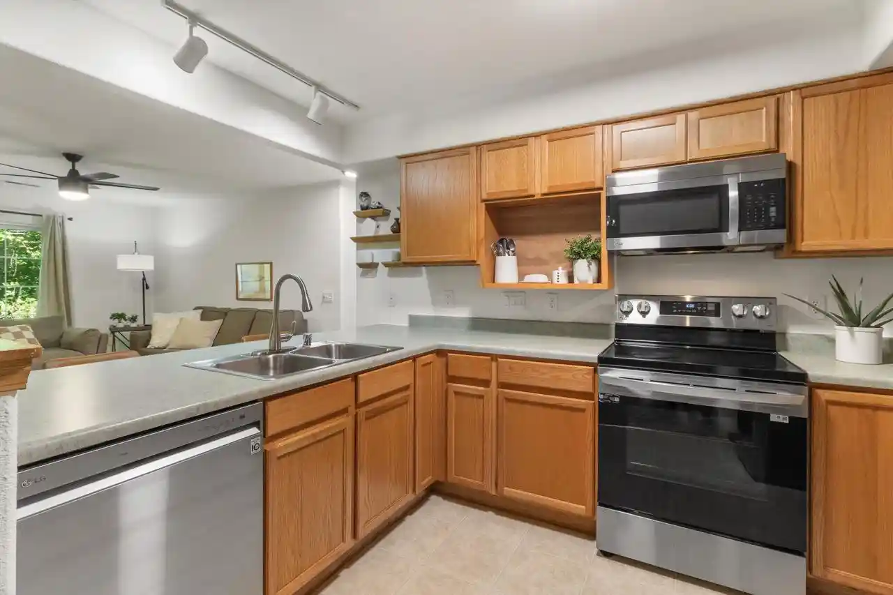 3rd image of 5354 Congress Avenue Avenue #1, Madison, WI 53718 | MLS# 2031225