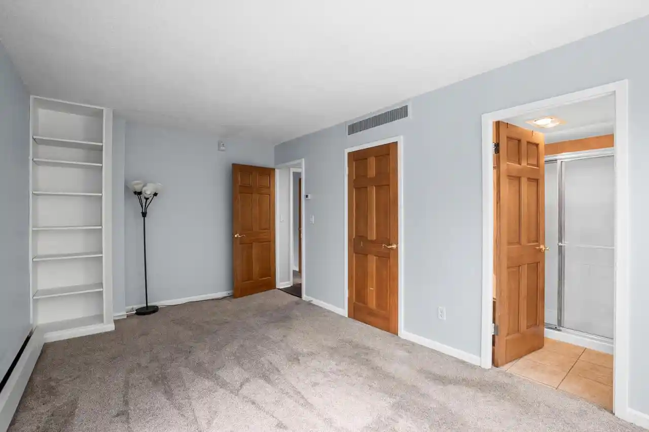Photo 4 of Condo for sale at 1409 N Prospect Avenue Avenue #401, Milwaukee, WI 53202 | MLS# 1977693 | Listing updated on 2026-09-14