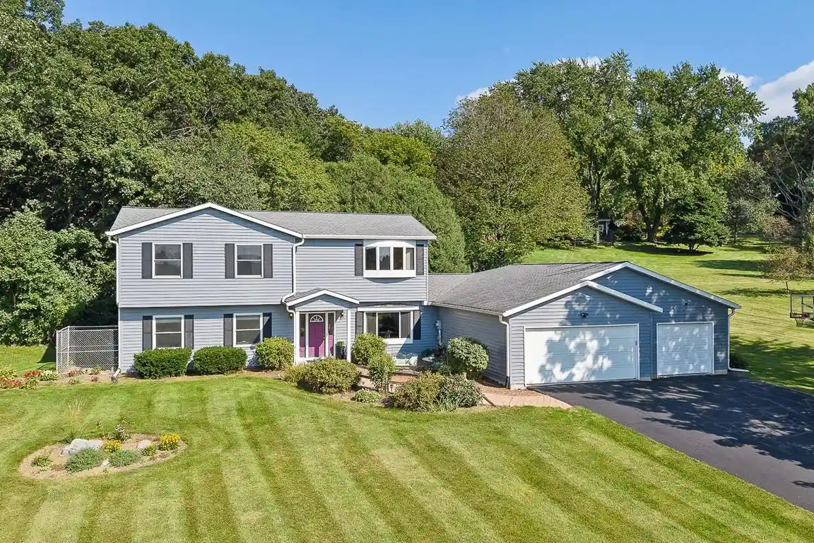 1st image of 4862 Hickory Trail Trail, Middleton, WI 53562 | MLS# 2031233