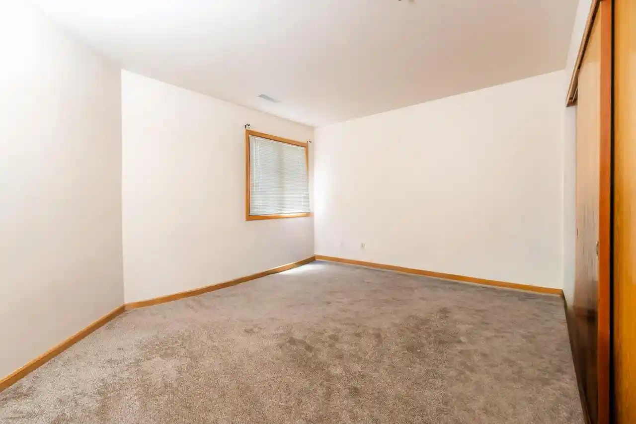 2nd image of 18600 Brookfield Lake Dr Dr #53, Brookfield, WI 53045 | MLS# 1977696