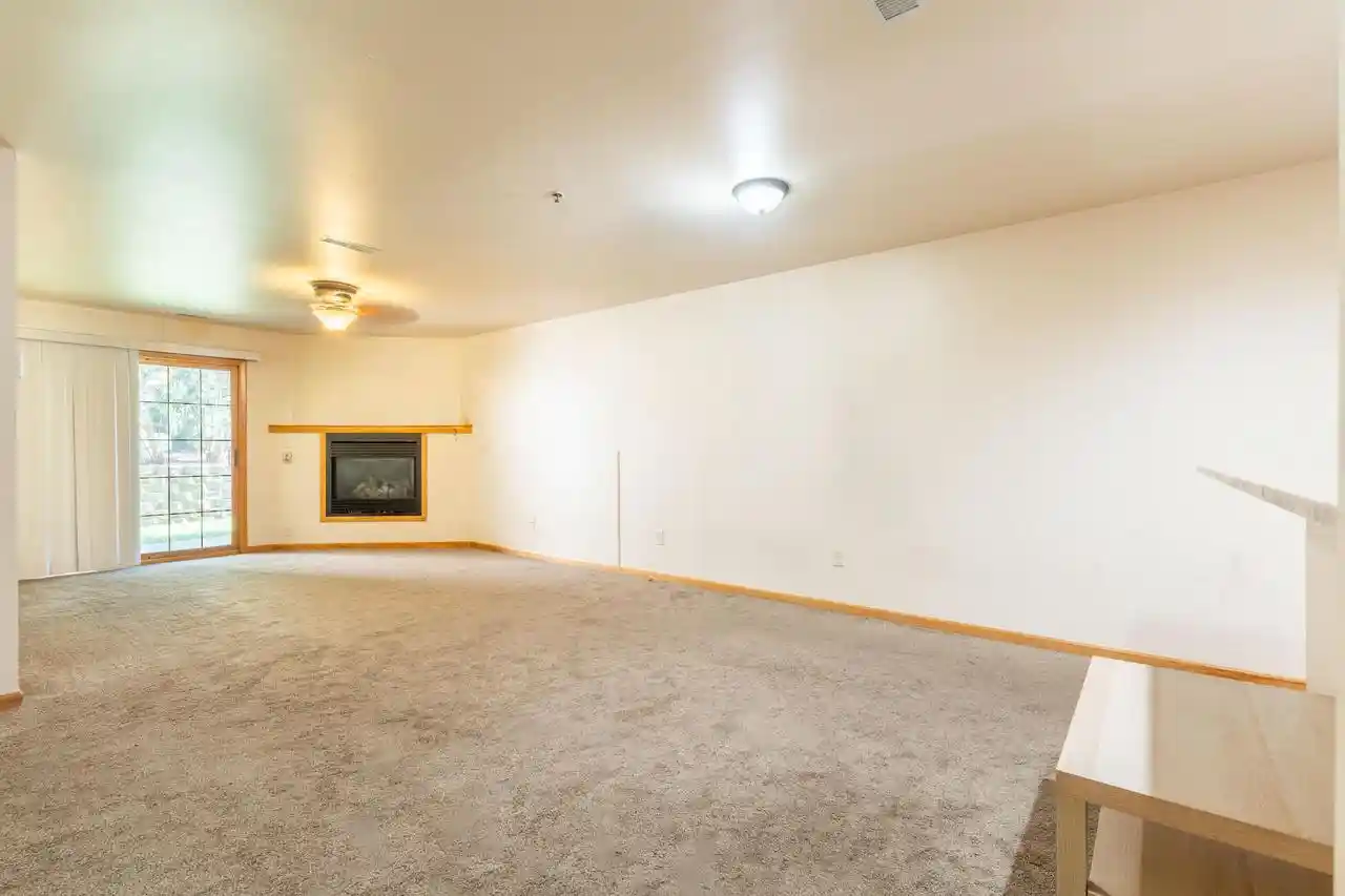 2nd image of 18600 Brookfield Lake Dr Dr, Brookfield, WI 53045
