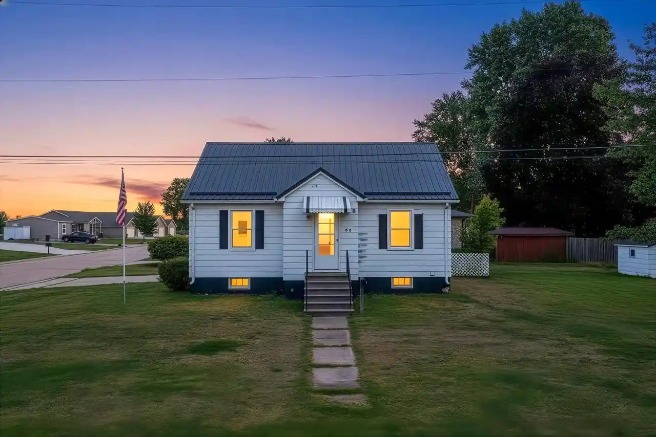Photo 1 of Single family home for sale at 318 Hall Avenue Avenue, Oconto, WI 54153 | MLS# 50331613 | Listing updated on 2026-08-26