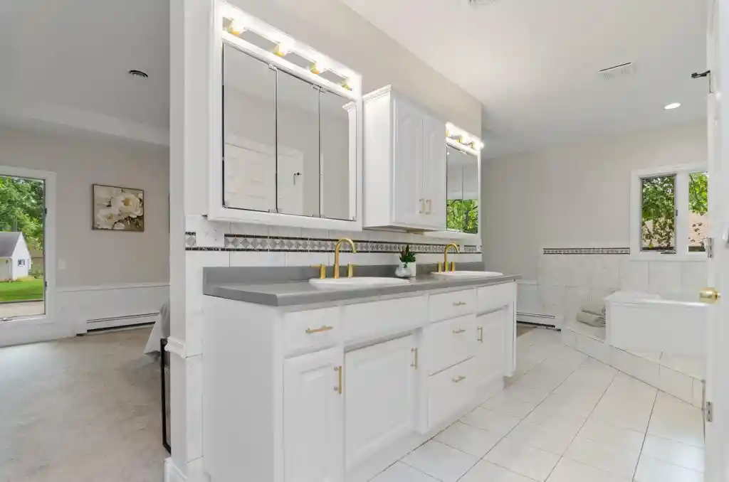 Photo 3 of Single family home for sale at 985 Bridgewood Dr Dr, Neenah, WI 54956 | MLS# 50331623 | Listing updated on 2026-09-08